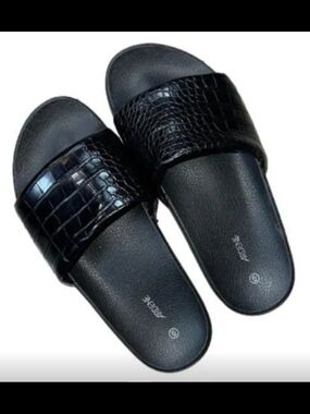 Ardene Black Croc-Embossed Slide Sandals